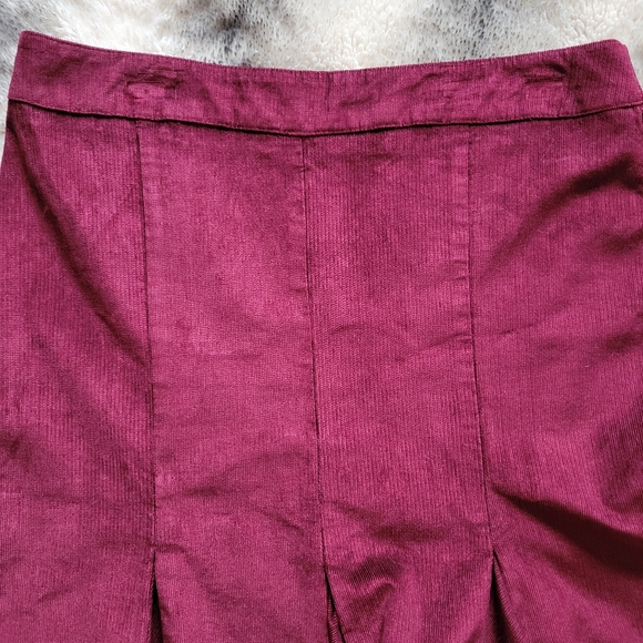 BUNDLE Benetton Skirt- Corduroy, Light Jersey- Top from Cable & Gauge BUNDLE - Picture 3 of 8